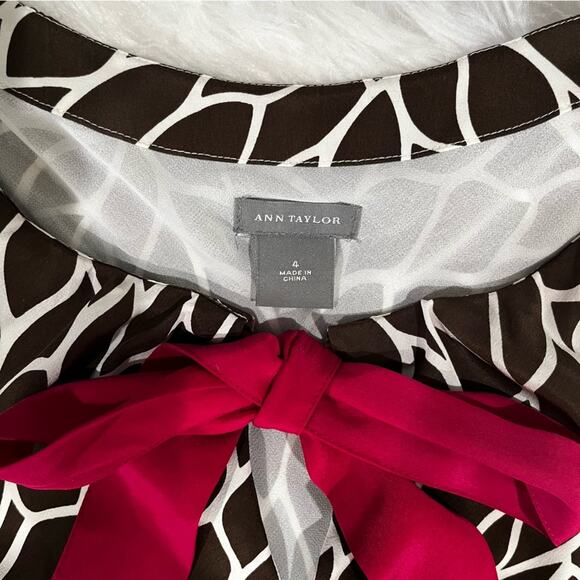 NEW Ann Taylor Silk Classic Keyhole Bow Spiral Flower Sleeveless Two Tone Top 4 - Picture 12 of 16